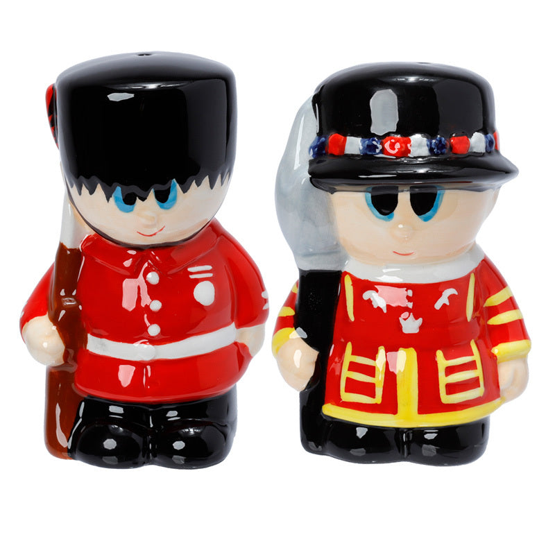 Ceramic Salt  and  Pepper Set - London Guardsman  and  Beefeater